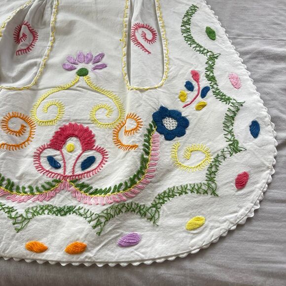 Vintage South American childs apron - Picture 2 of 8